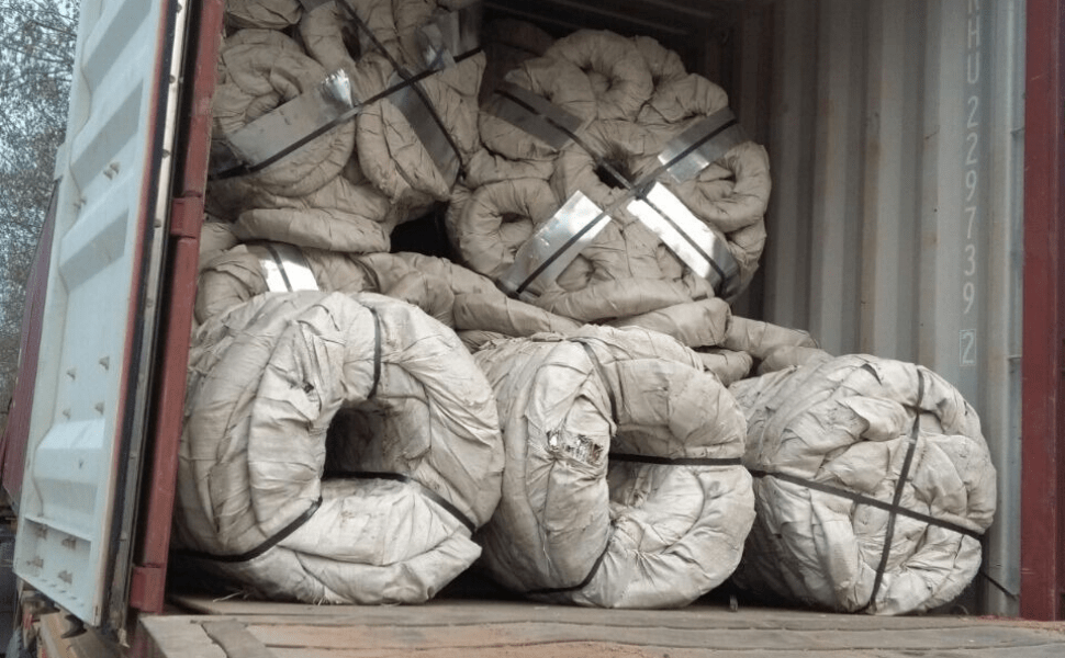 Razor Wire unloading from container